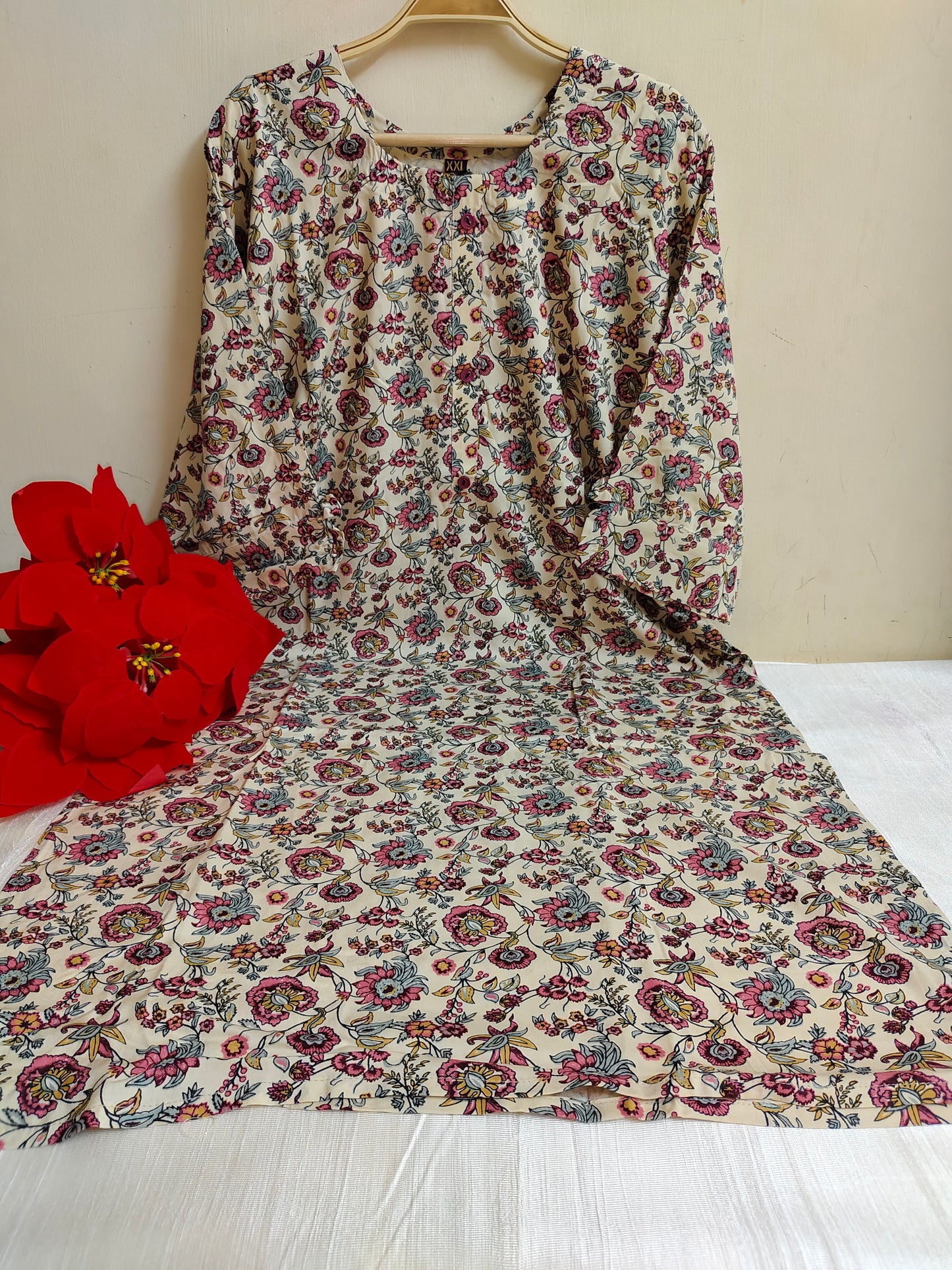 Cream Mughal Floral & Paisley Vine Print Rayon Straight Kurti | Mayura