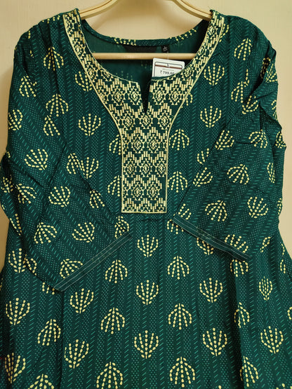 Teal Green Leaf & Dot Print Rayon Straight Kurti | Mayura