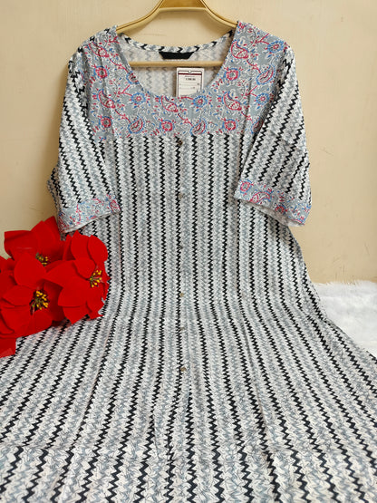 White & Black Zigzag Chevron Print Rayon A-Line Kurti | Mayura
